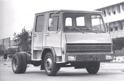 Berliet-Citroën k/Dauphin, o camião fruto da união. Aos poucos o logotipo Citroën foi desaparecendo.