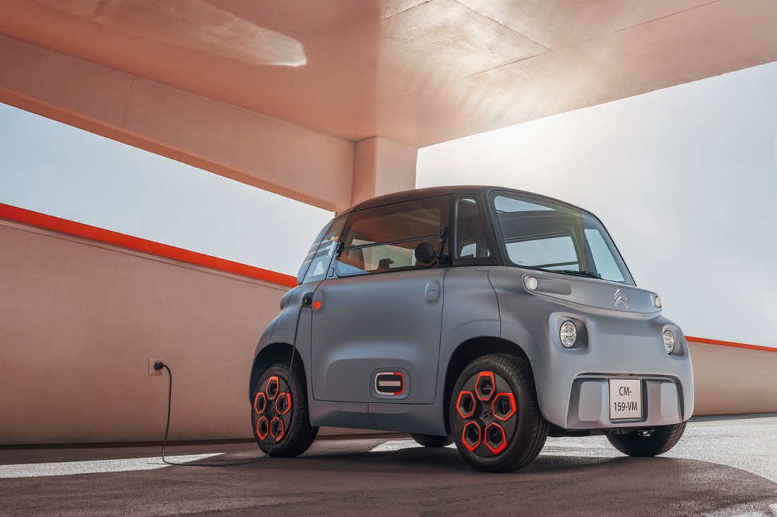 A frente e a traseira do Citroën AMI são idênticas para optimizar os custos.